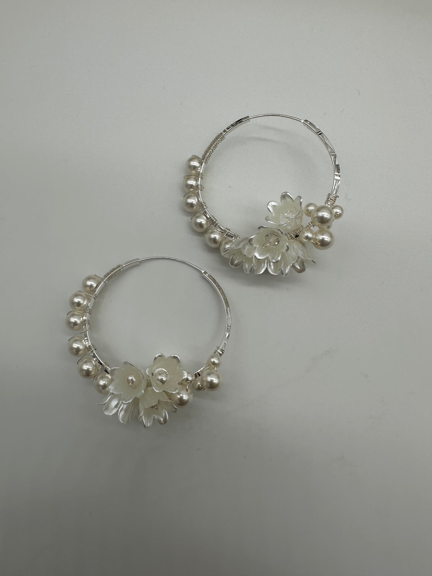 Handmade earrings, Dangle Earrings Swarovski pearl with 925 sterling silver hook