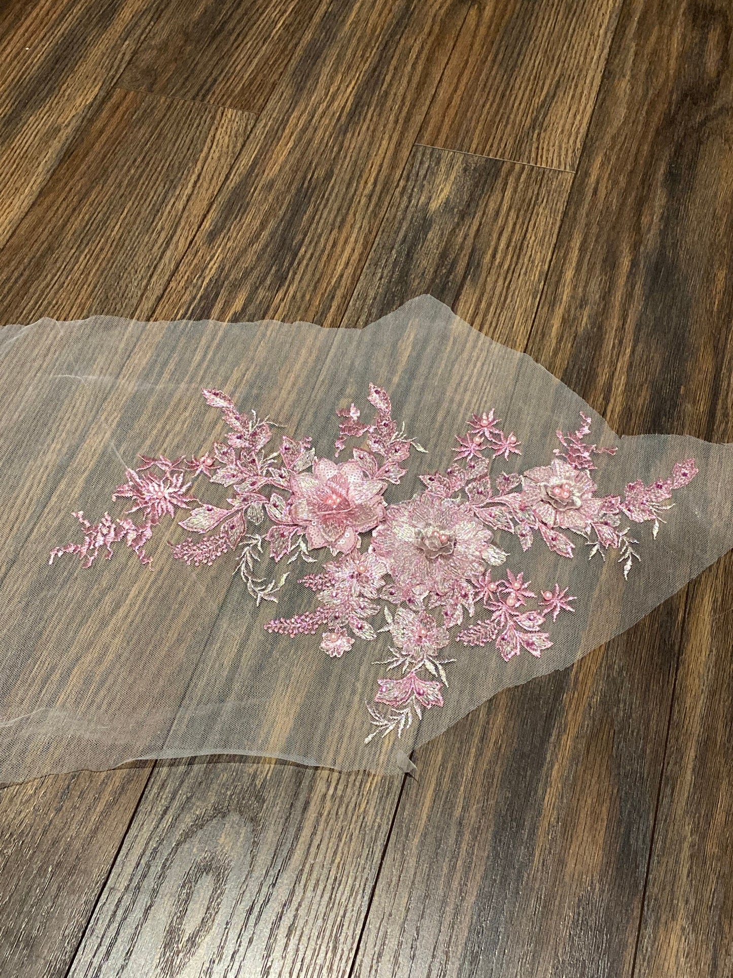 E5 One Piece Purple Color Lace Neckline Trim applique,Wedding Dress applique, Lace Neckline Trim Embroidery Patch size: 14” x 10”