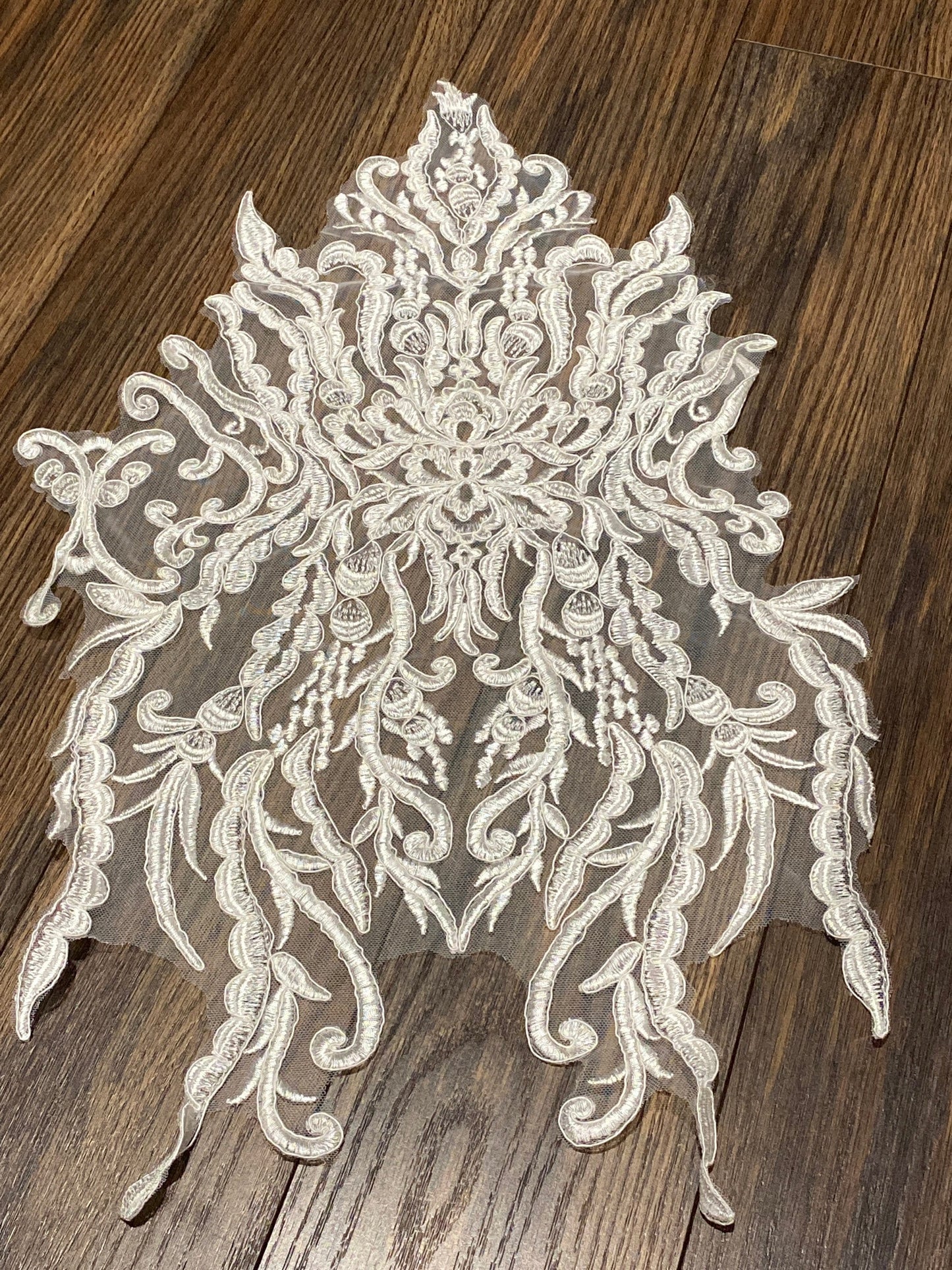E13 One Piece Off White Color Lace Neckline Trim applique,Wedding Dress applique, Lace Neckline Trim Embroidery Patch size: 18”x12”