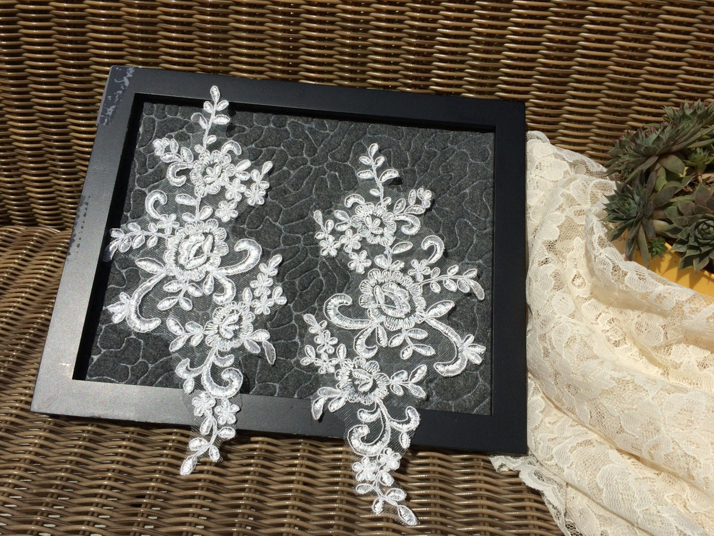 A85 Lace appliques ,wedding applique, Two Pairs Ivory color Lace appliques,9 1/2" length x 5" width Embroidered Appliques