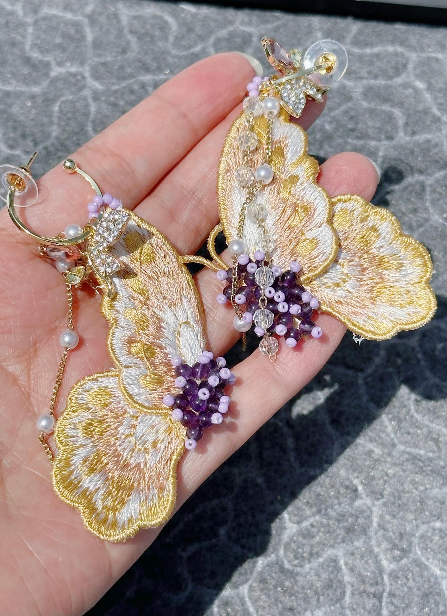 Handmade Pearl Cat Paw Dangle Earrings: Gold Plated Hook