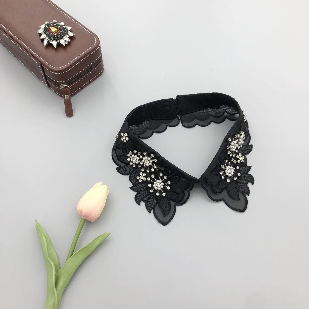 Beaded Lace Detachable Collar: Vintage Style False Collar