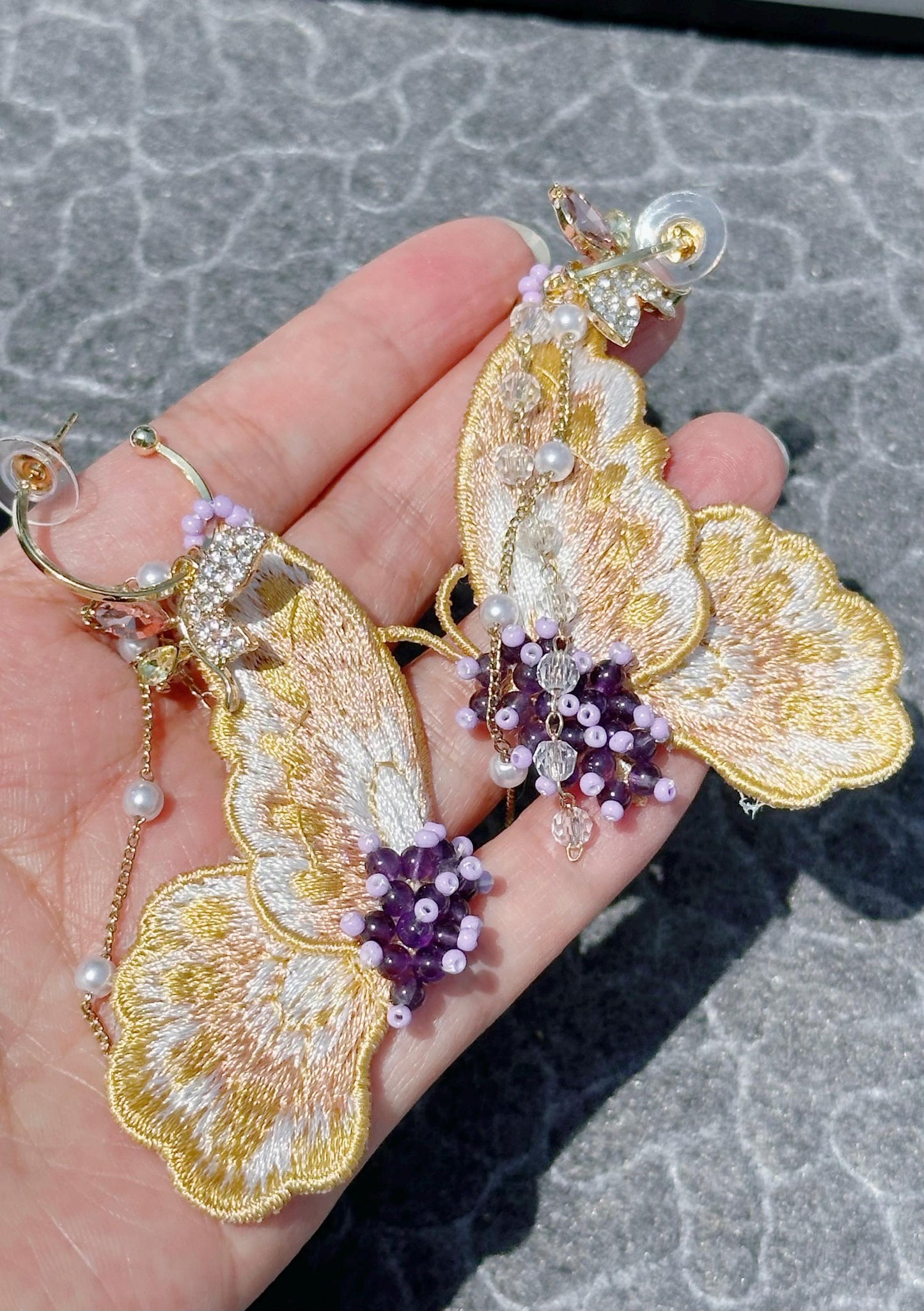 Handmade Pearl Cat Paw Dangle Earrings: Gold Plated Hook