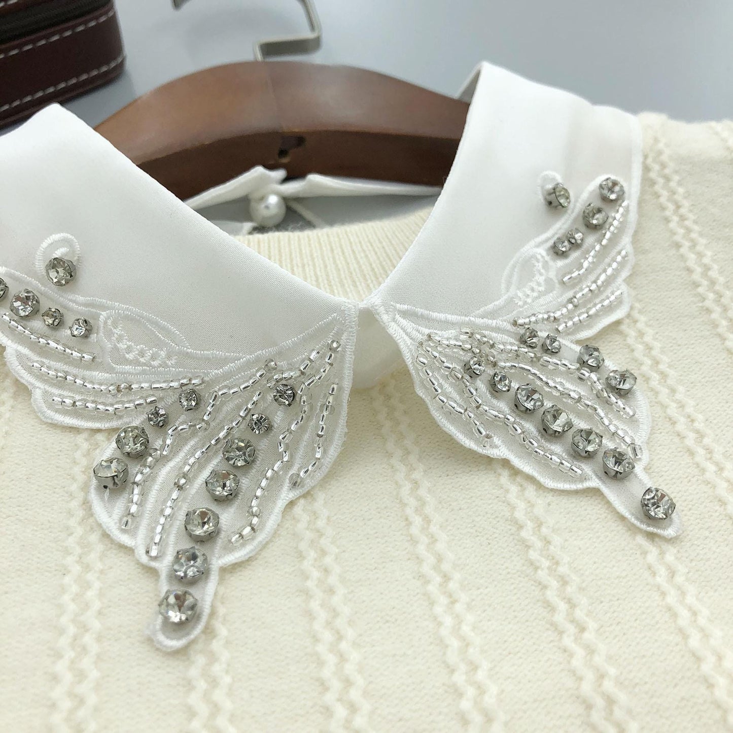Beaded White False Collar: Vintage Detachable Shirt Collar