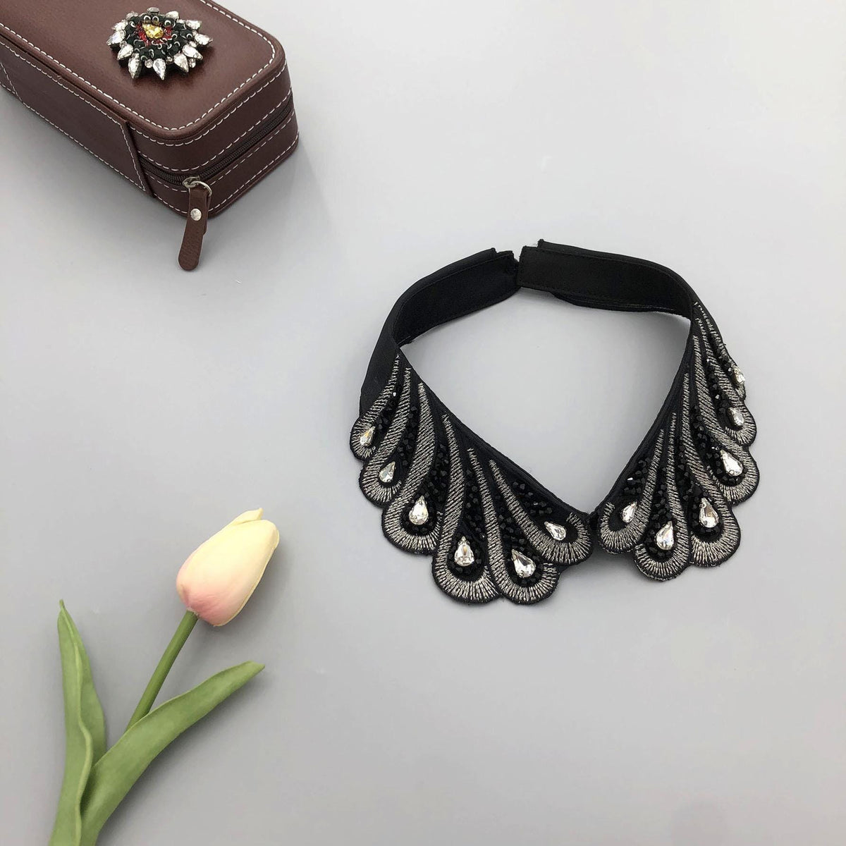 Beaded White Detachable Collar: Women's Fashion Lapel
