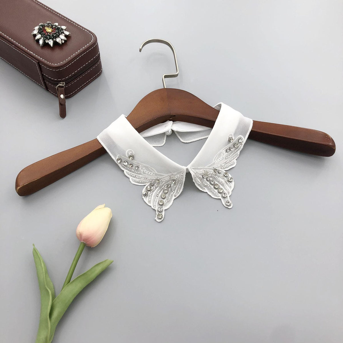 Beaded White False Collar: Vintage Detachable Shirt Collar
