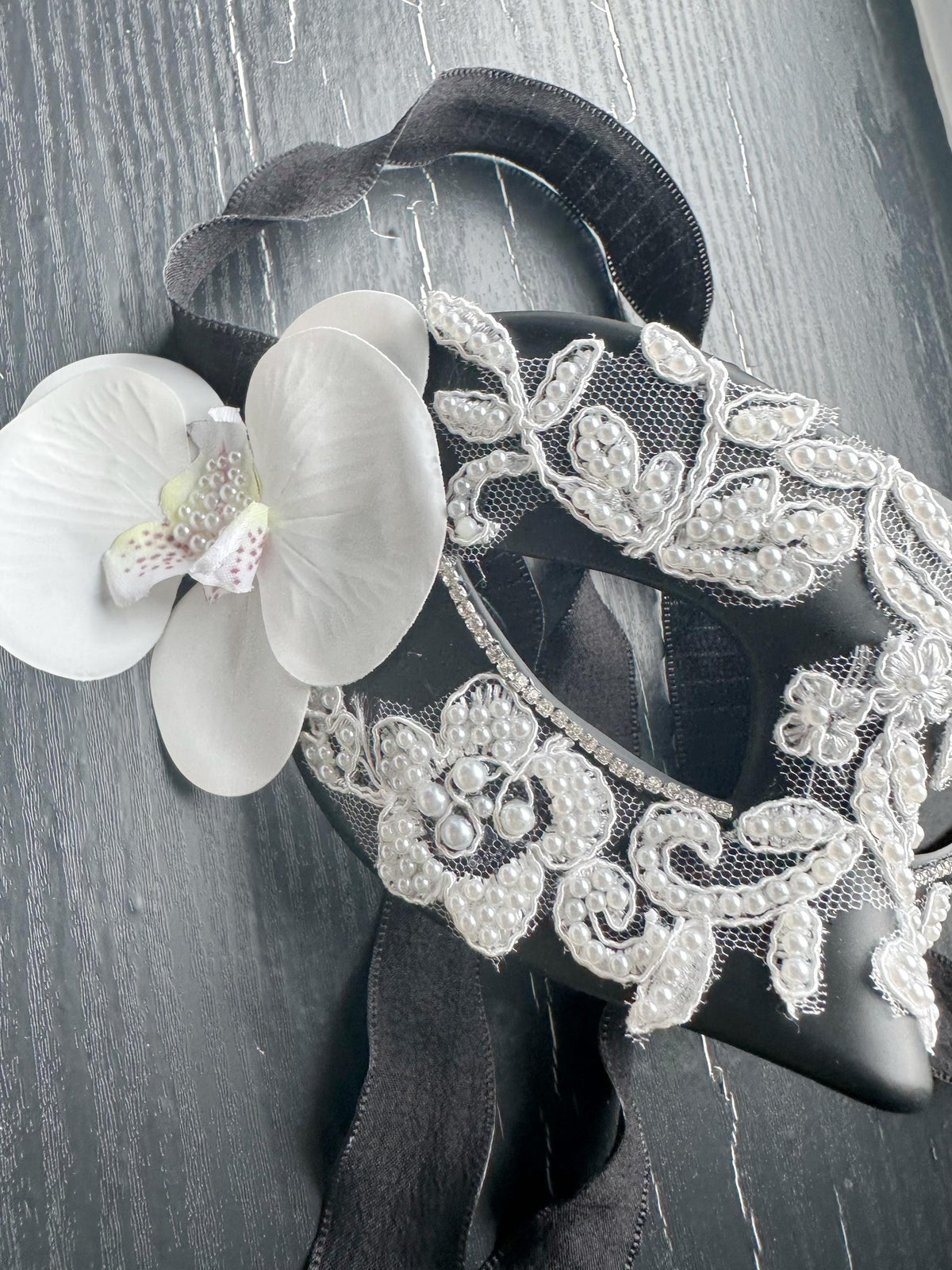 Lace Masquerade Mask: White Orchid with black Venetian Mask and white lace, Mardi Gras Ball (3.15"x7")